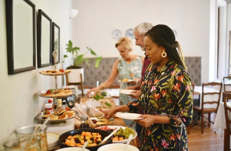 Buffet vs. À La Carte: A Detailed Comparison