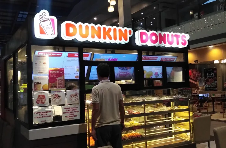 QSR giant marks official debut in the French market through franchise-led model.