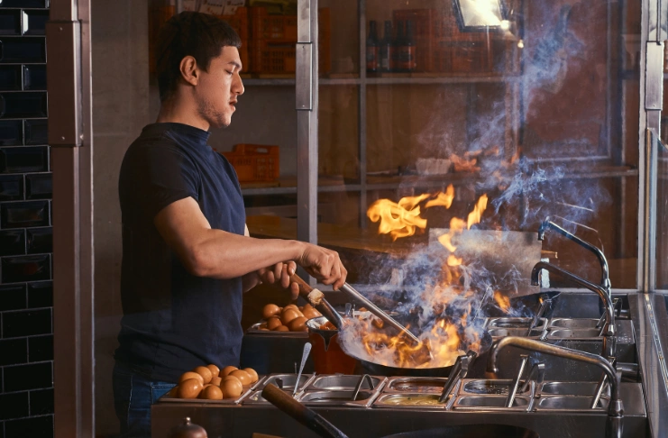 Market Competition and Business Model Flaws of cloud kitchens