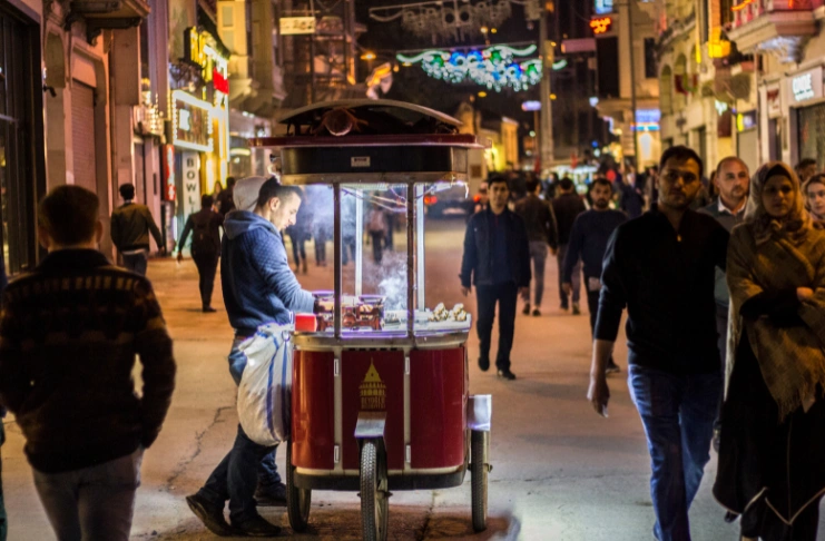 performance of food cart vs. food truck
