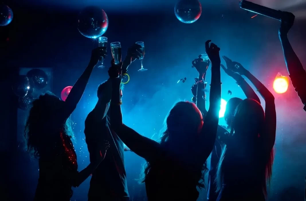 Nightclub floor plan design: Layout Tips, Seating & Dance Floor Planning Guide