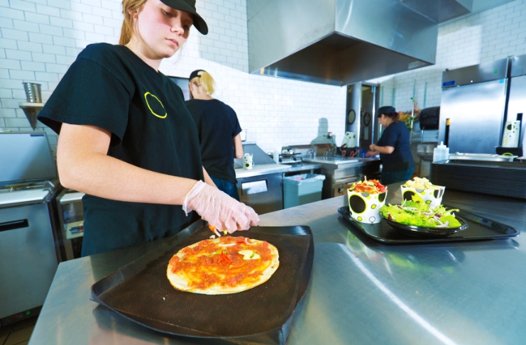 How to motivate restaurant staff: Offer Professional Growth Opportunities
