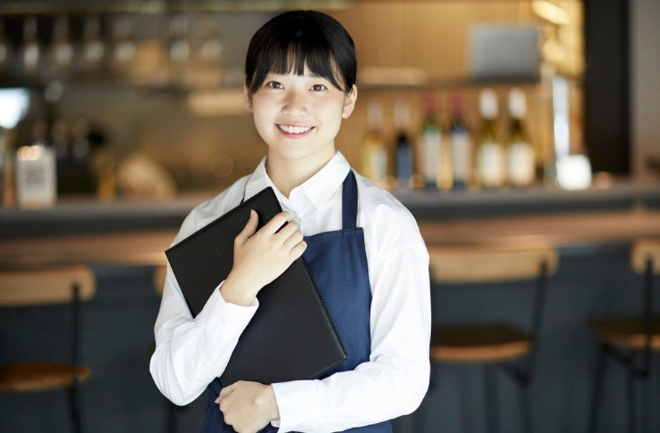How to motivate restaurant staff: Smart Financial Incentives