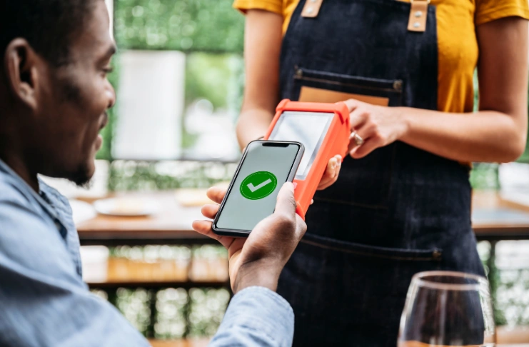 Top restaurant customer service tips: Use technology