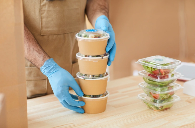 Managing first month of operation at restaurant after food delivery partnership