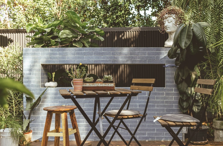 What Seating Options Work Best in Small Coffee Shops?