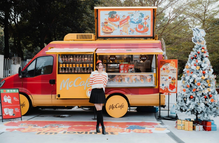 Technology Integration in Modern Food Truck Design