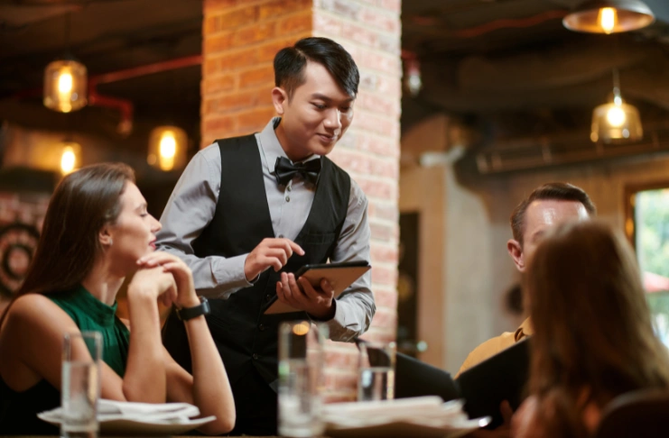 What Are the Staffing Differences between QSR vs Casual Dining?