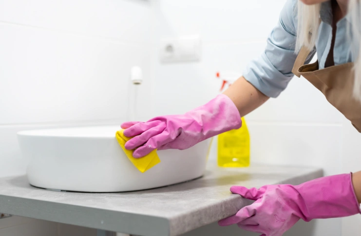 Restaurant bathroom cleaning checklist: Weekly Deep Cleaning Tasks