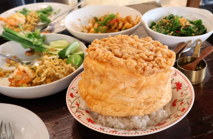 The famous omelette at Samlor, Bangkok