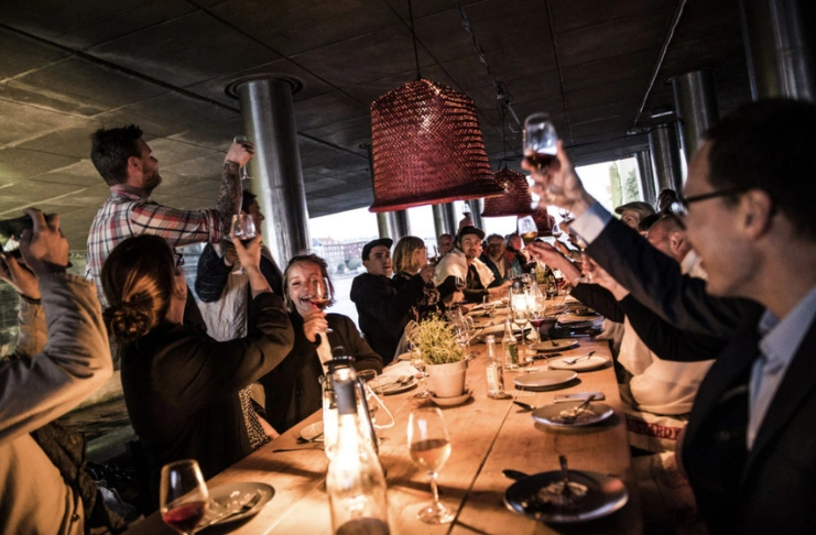 Noma pop-up under the bridge