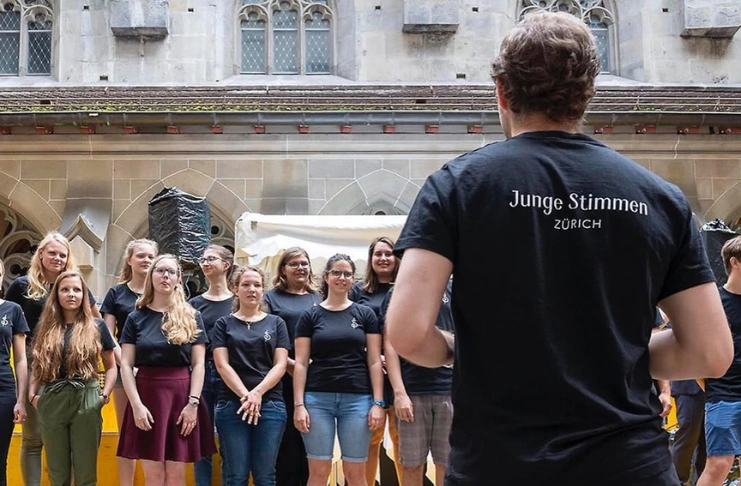 What happen as you arrive at Blindekuh