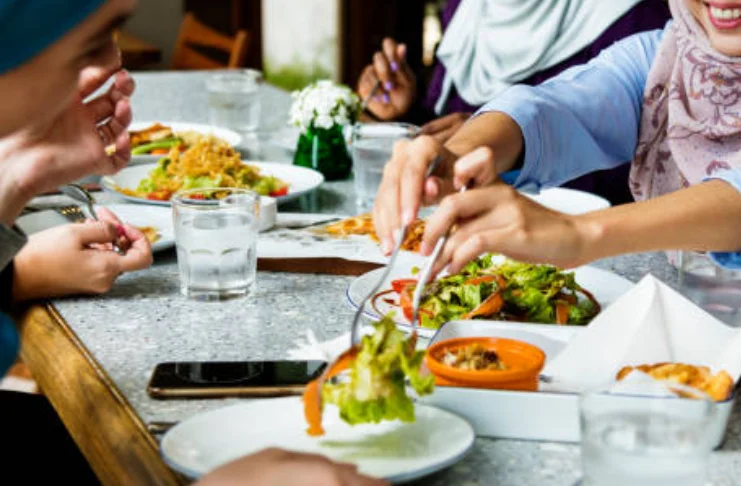 Regional Tensions Impact UAE Dining as Restaurants Report Booking Disruptions